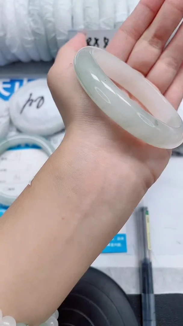 未镶嵌手镯石英质玉160-58/59