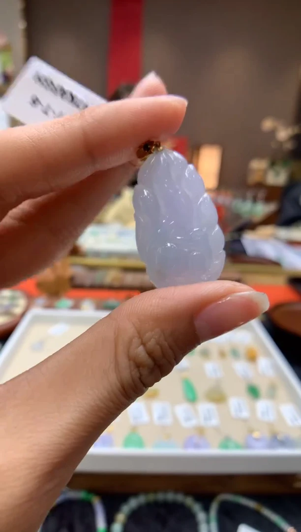 【闪购商品】翡翠颈饰18K金镶嵌狐狸