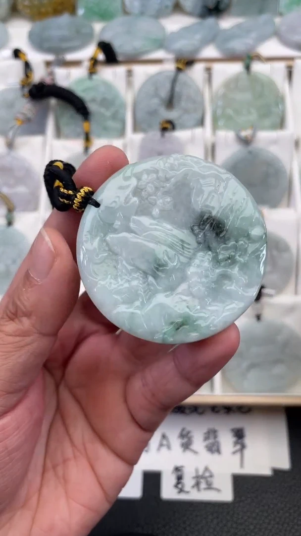 颈饰未镶嵌翡翠天然缅甸翡翠A货380