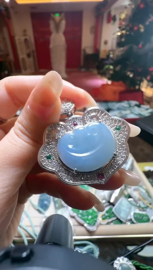 【闪购商品】翡翠吊坠(不含链)未镶嵌翡翠