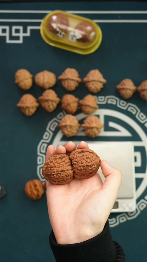 吊坠文玩核桃千*.三角疆