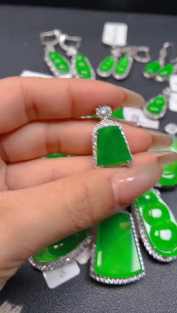 吊坠(不含链)银S925镶嵌翡翠1