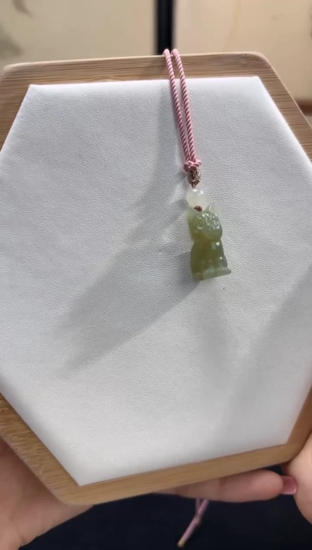 和田玉未镶嵌吊坠(不含链)23.3x14x11.9