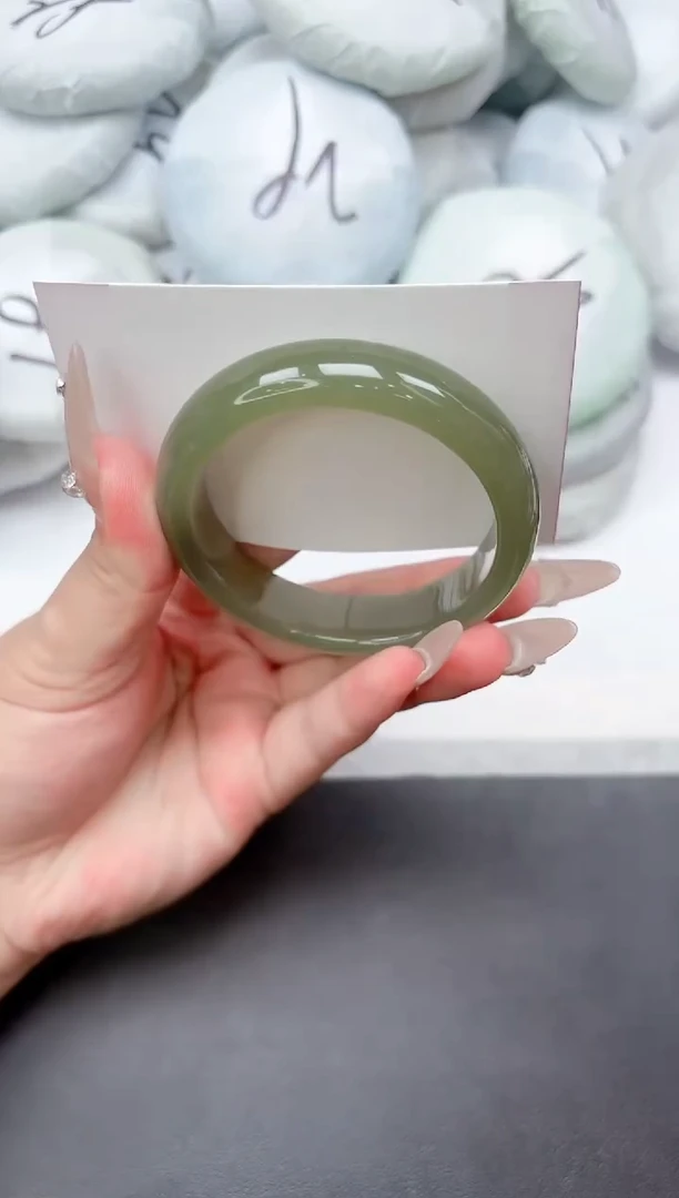 未镶嵌手镯石英质玉117-53.3