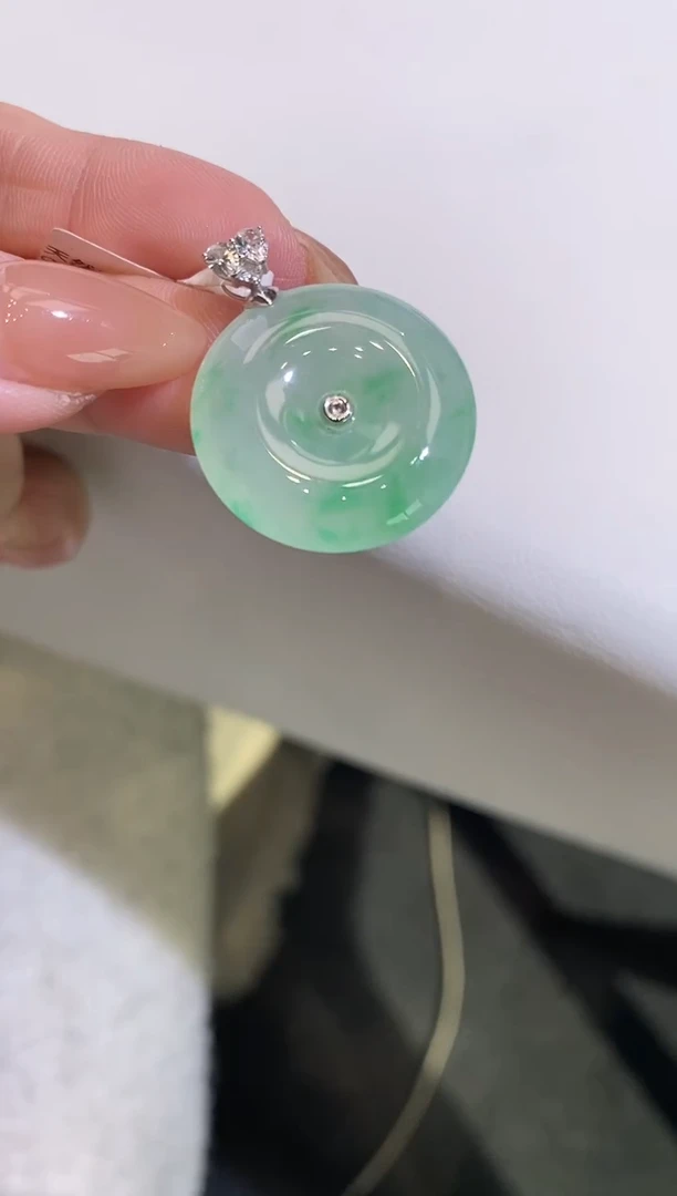 吊坠(不含链)18K金镶嵌翡翠平安扣