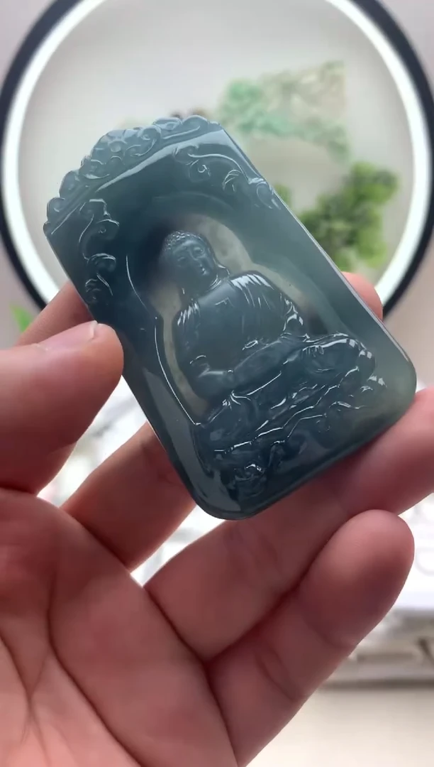 颈饰未镶嵌翡翠大日如来