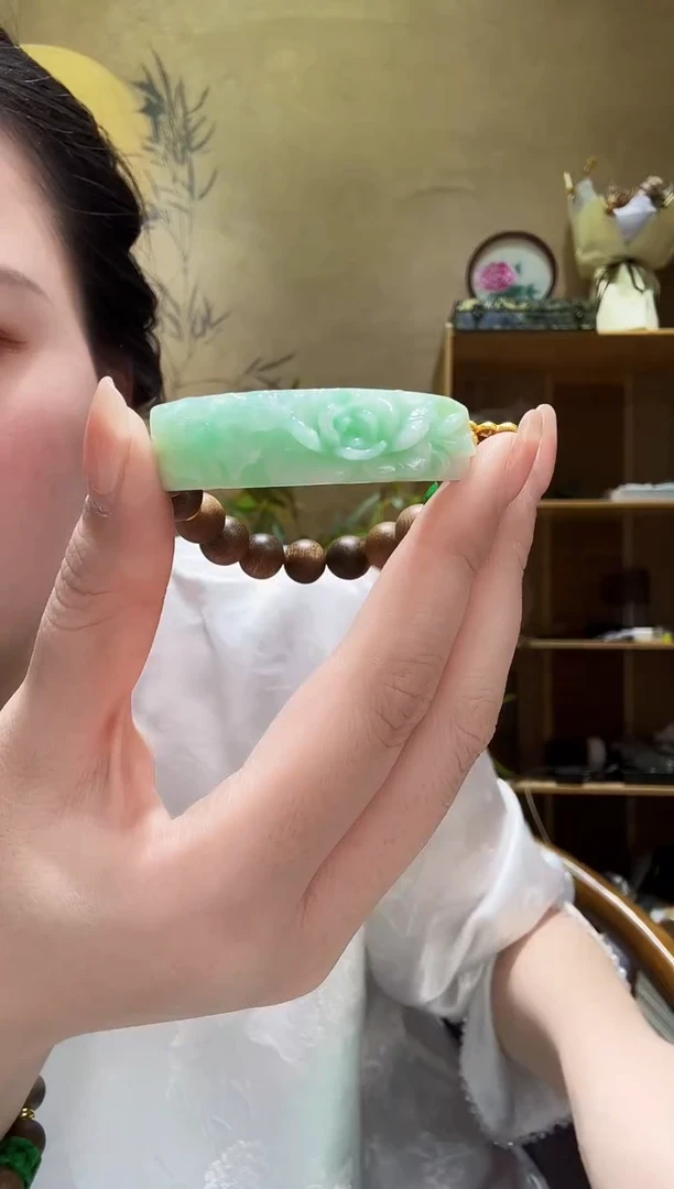 颈饰未镶嵌翡翠手牌