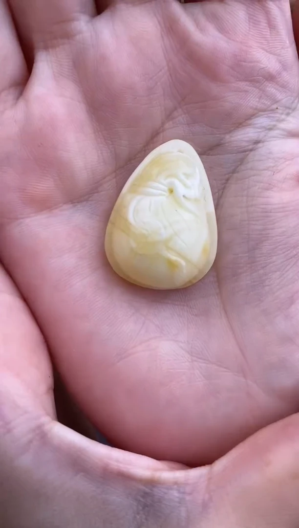 未镶嵌琥珀裸石10810009-手机坠