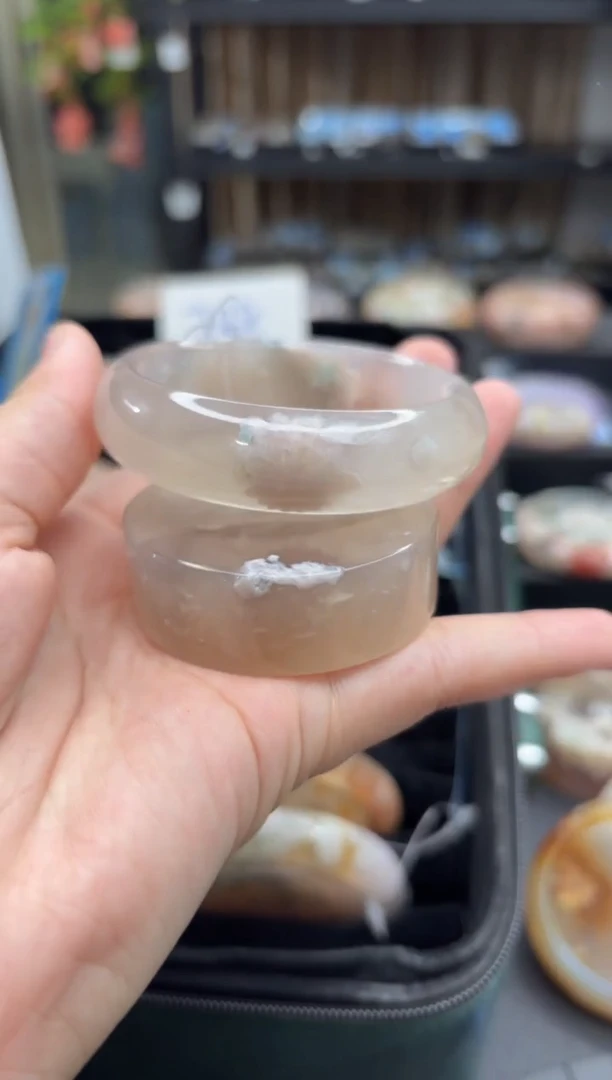 石英质玉手镯未镶嵌251(54圈赠送镯心)