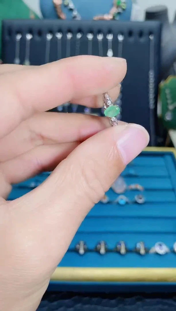 【闪购商品】祖母绿戒指银S925镶嵌1121