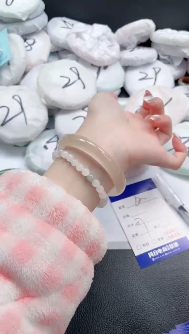 【闪购商品】石英质玉手镯未镶嵌13J35-57