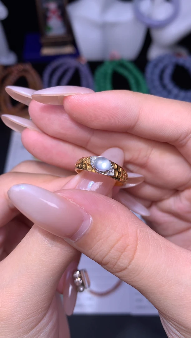 颈饰18K金镶嵌翡翠小*48小时鉴赏期 退货不扣服务费