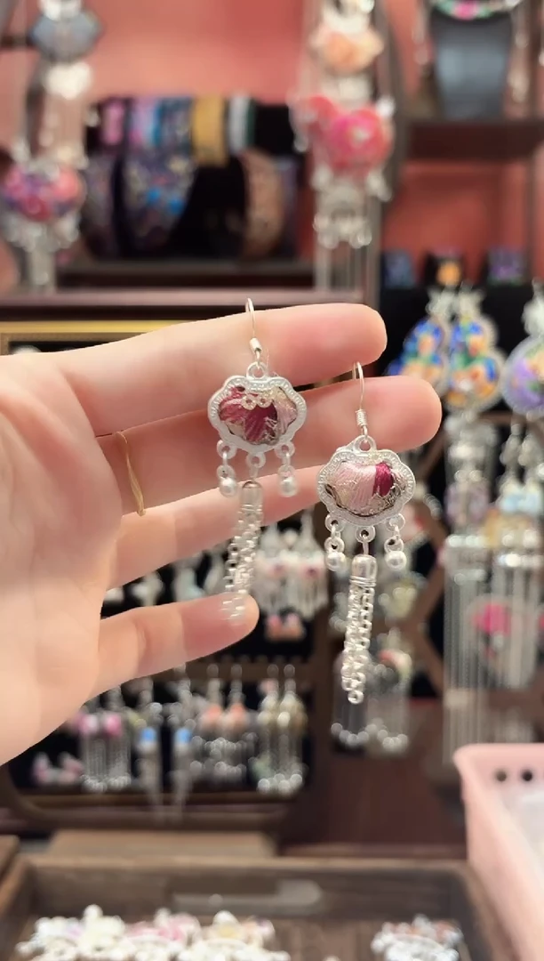 织绣 云织谣民族风精美饰品   457