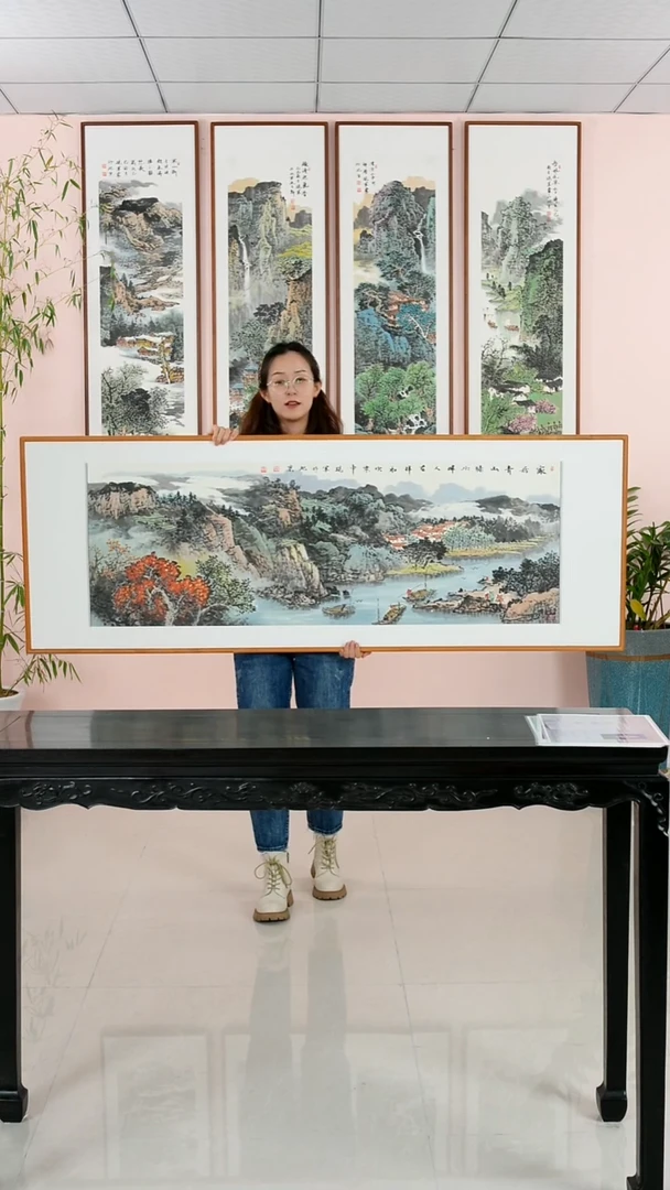 国画汪琼《家居青山绿水畔人在祥和欢乐中》檀木框173*62厘米