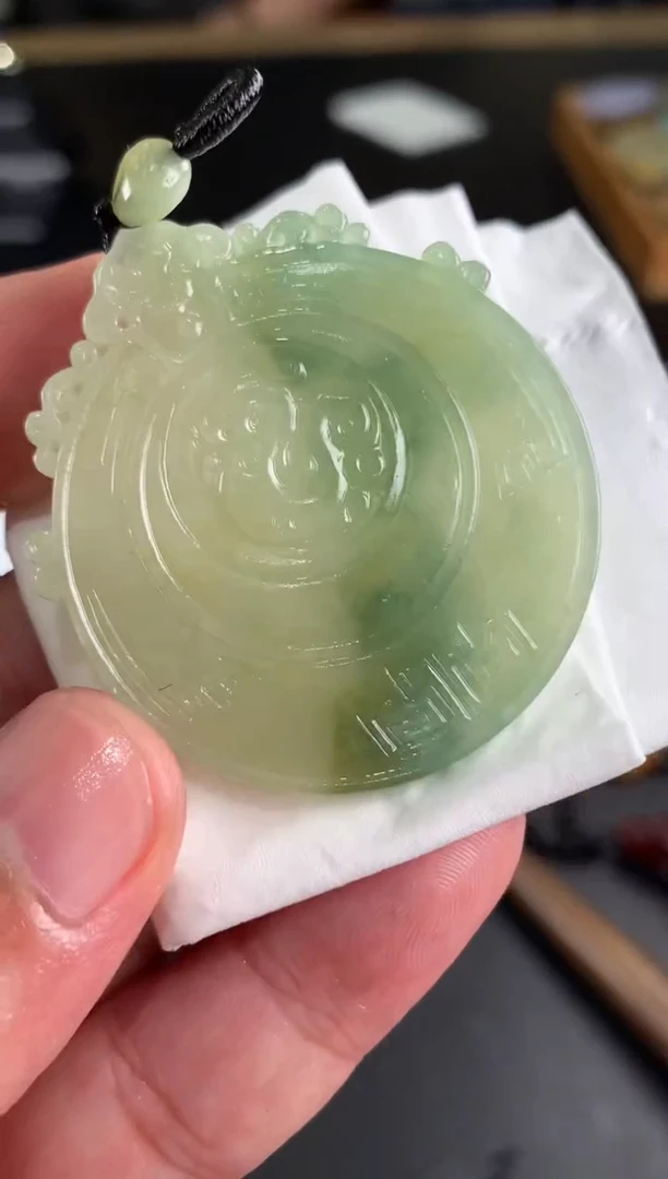 未镶嵌定制翡翠努**跑翡翠