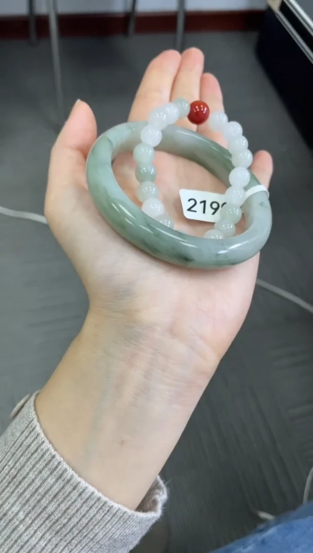 未镶嵌手镯石英质玉2199