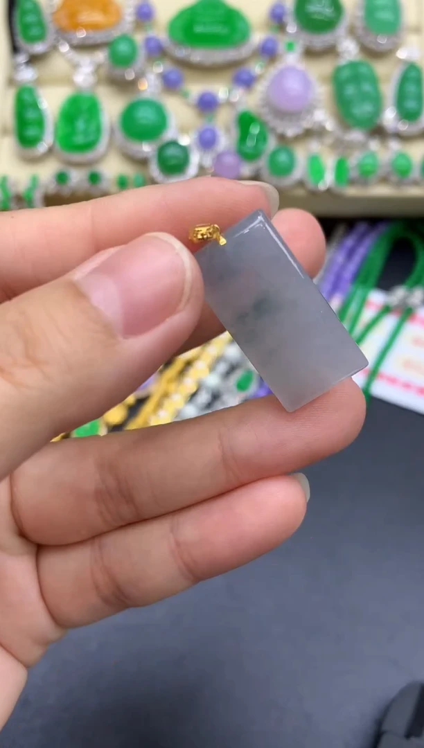 颈饰18K金镶嵌翡翠10-中国好珍宝