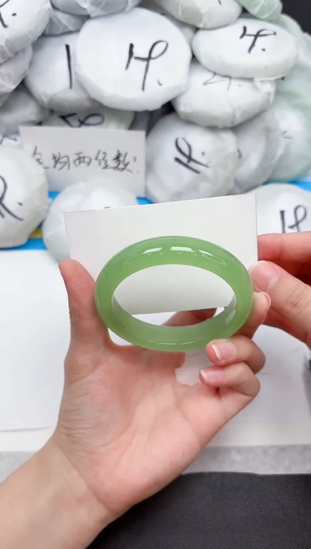 未镶嵌手镯石英质玉149-54.4