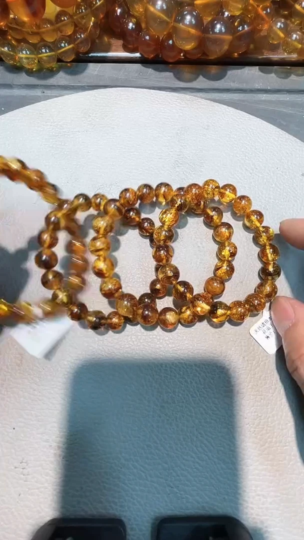 【闪购商品】琥珀吊坠(不含链)未镶嵌花珀卡9多样发 其一