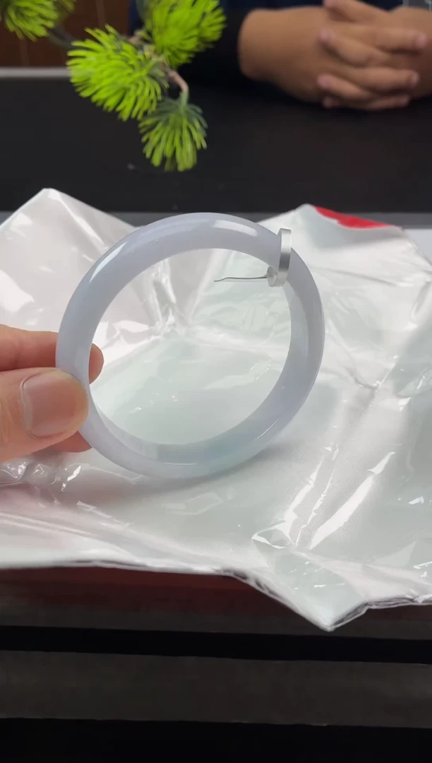 翡翠手镯未镶嵌纯天然A货翡翠手镯