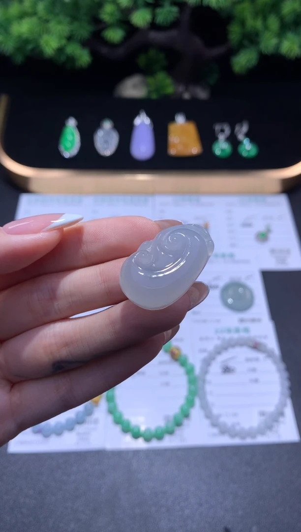 未镶嵌挂件翡翠48小时鉴赏期 退货不扣服务费