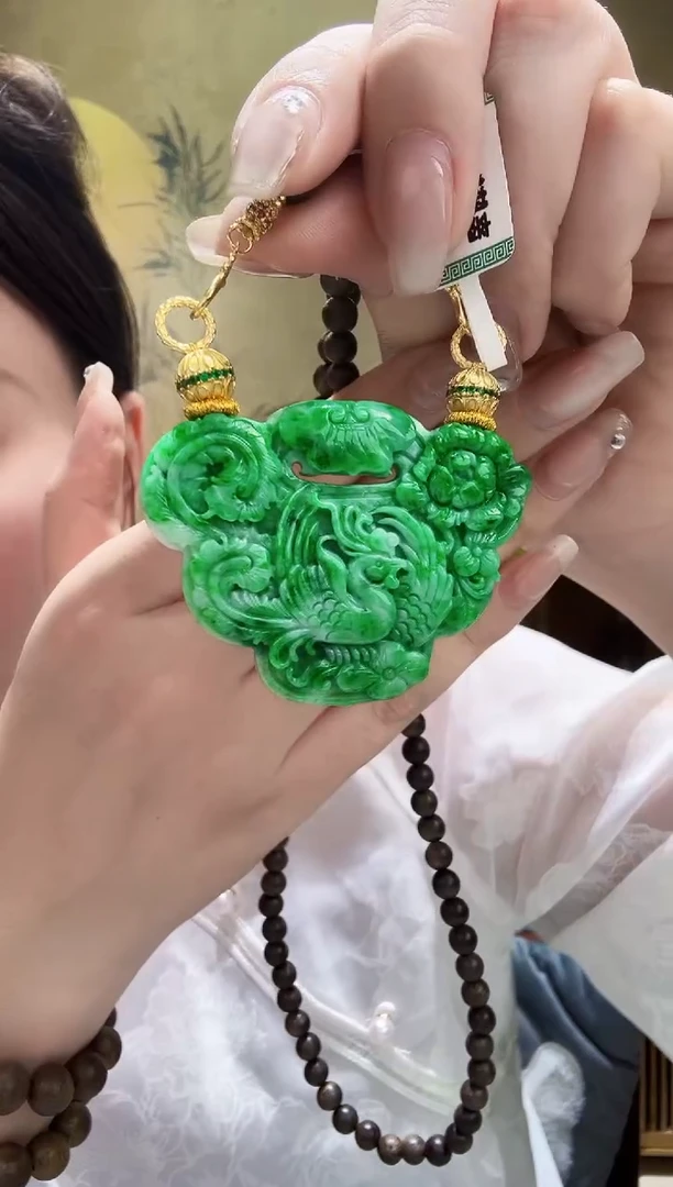 颈饰未镶嵌翡翠吊坠