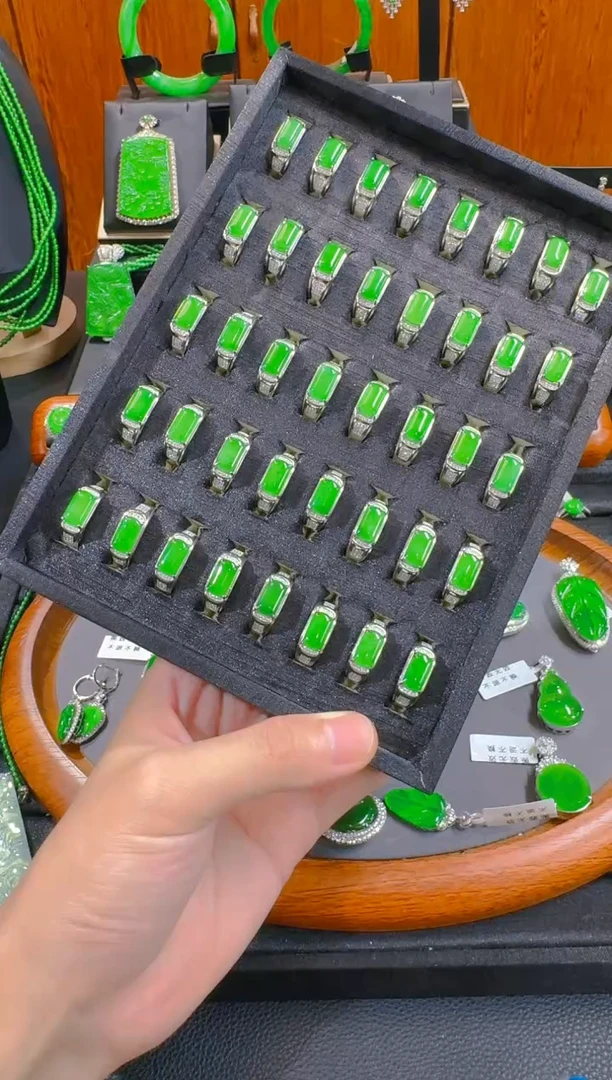 翡翠戒指未镶嵌天然A货翡翠+发其一