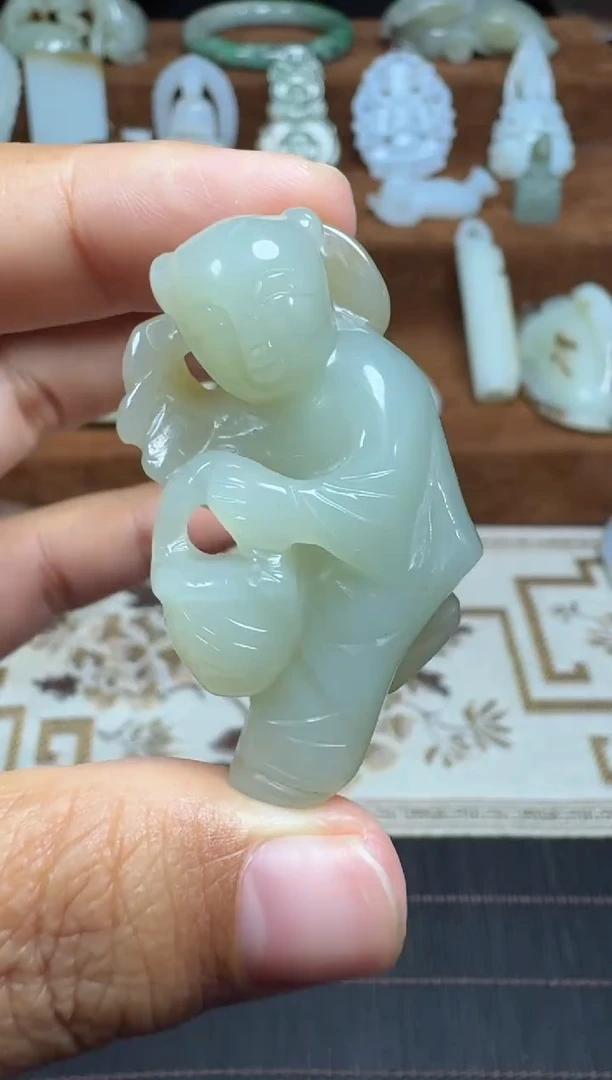 颈饰未镶嵌和田玉1