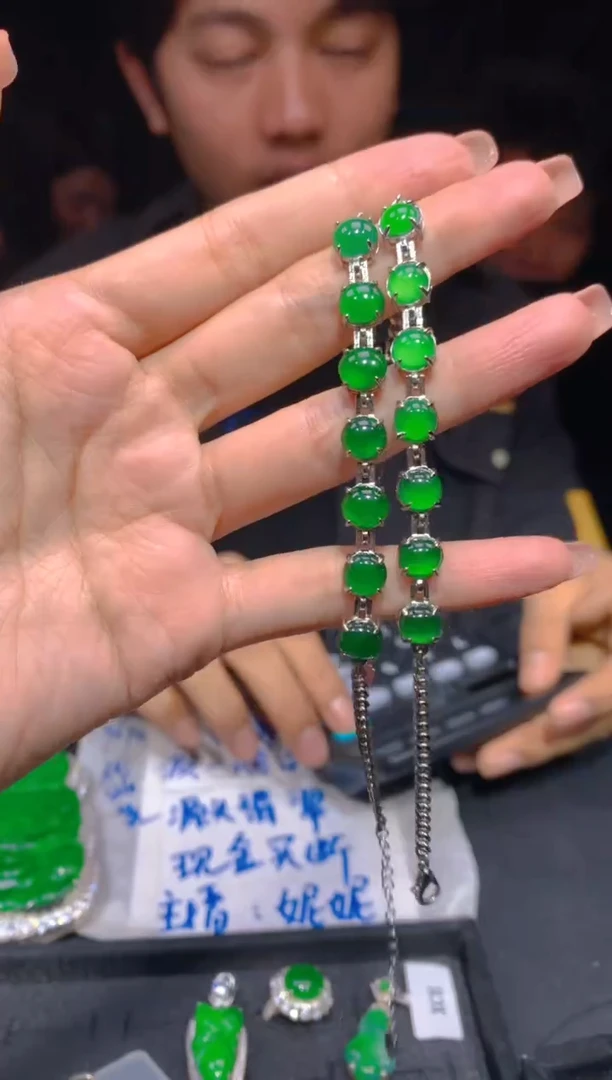 【闪购商品】定制翡翠未镶嵌168多样性发货（发其一）