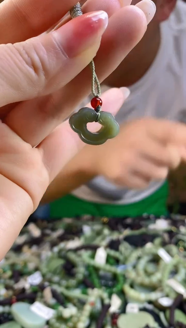 和田玉未镶嵌颈饰多样性发货，拍一发一