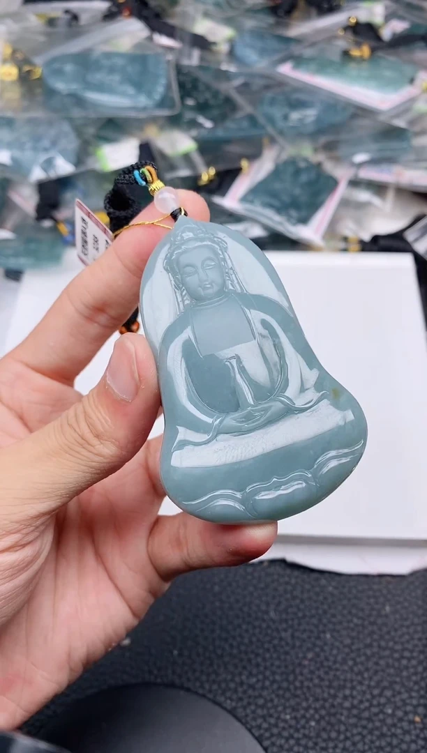 颈饰未镶嵌翡翠