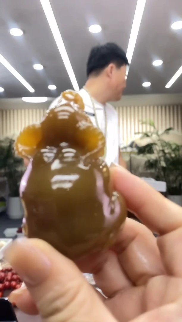 和田玉未镶嵌颈饰牛