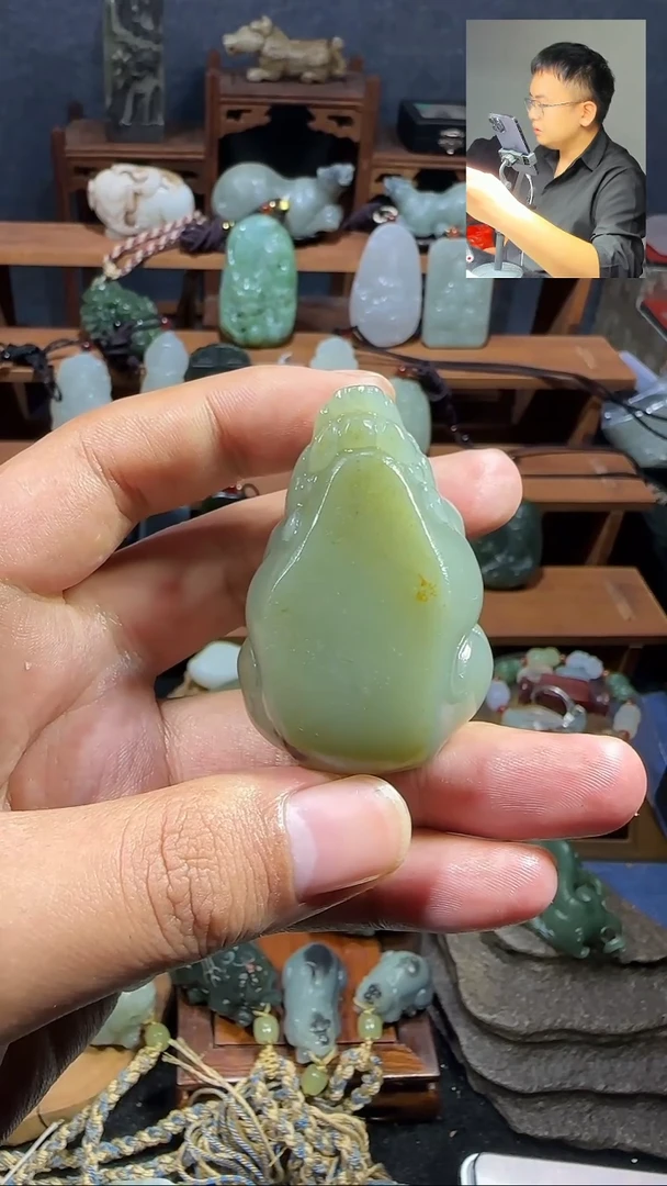 颈饰未镶嵌和田玉浮****渡1