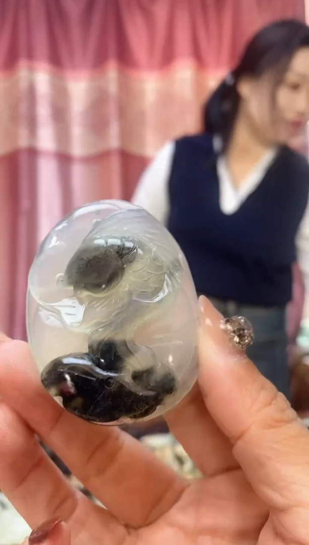 未镶嵌蛇纹石玉吊坠
