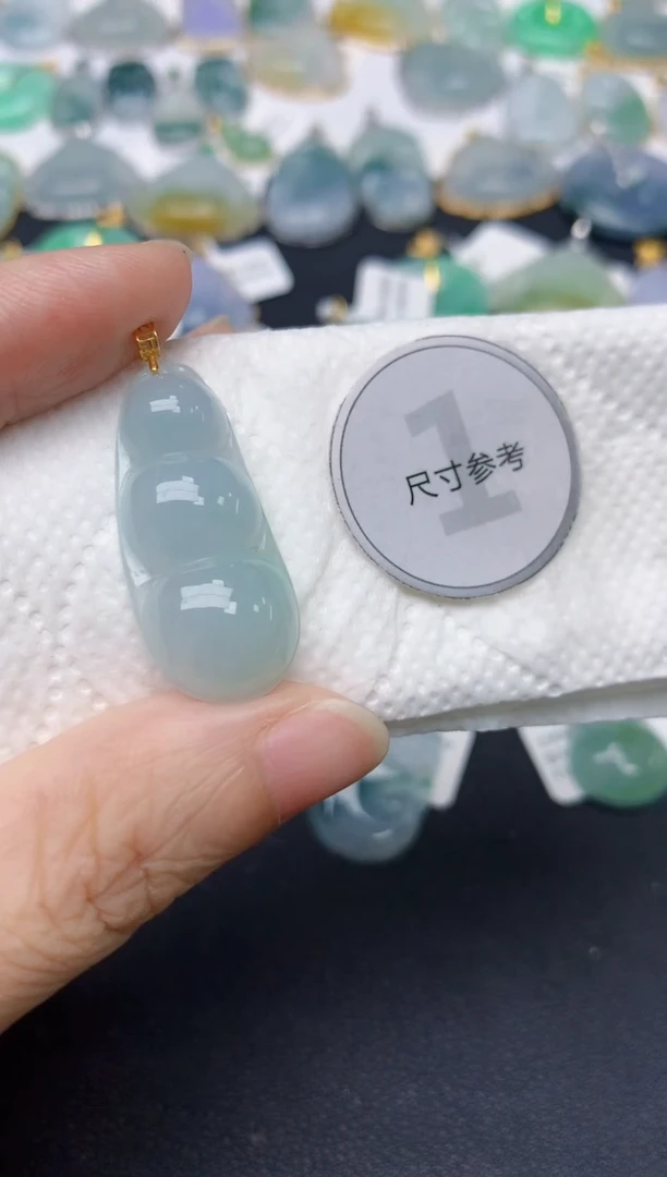 翡翠18K金镶嵌颈饰天然缅甸A货翡翠