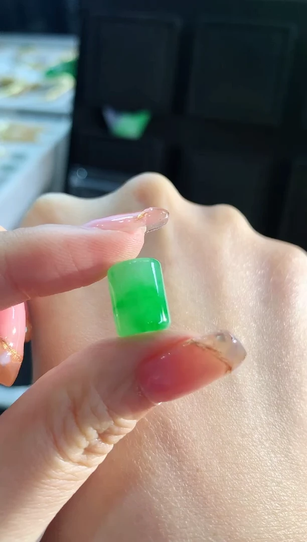 【闪购商品】翡翠颈饰未镶嵌吊坠