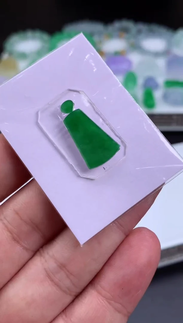 定制翡翠未镶嵌多样性发一件