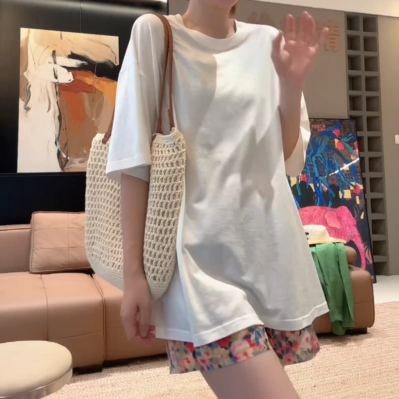 2025夏季净版宽松设计感时尚气质T恤+百搭显瘦花色短裤LK2504839