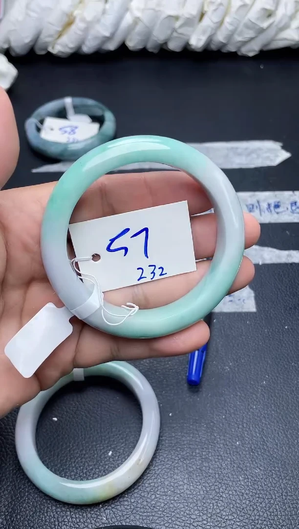 未镶嵌手镯翡翠232