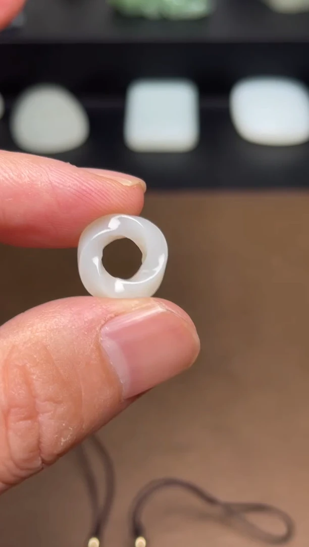 和田玉未镶嵌颈饰3