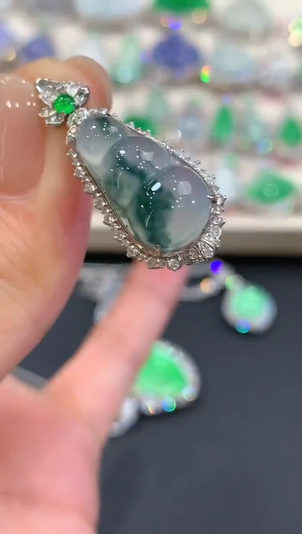 吊坠(不含链)18K金镶嵌翡翠a116