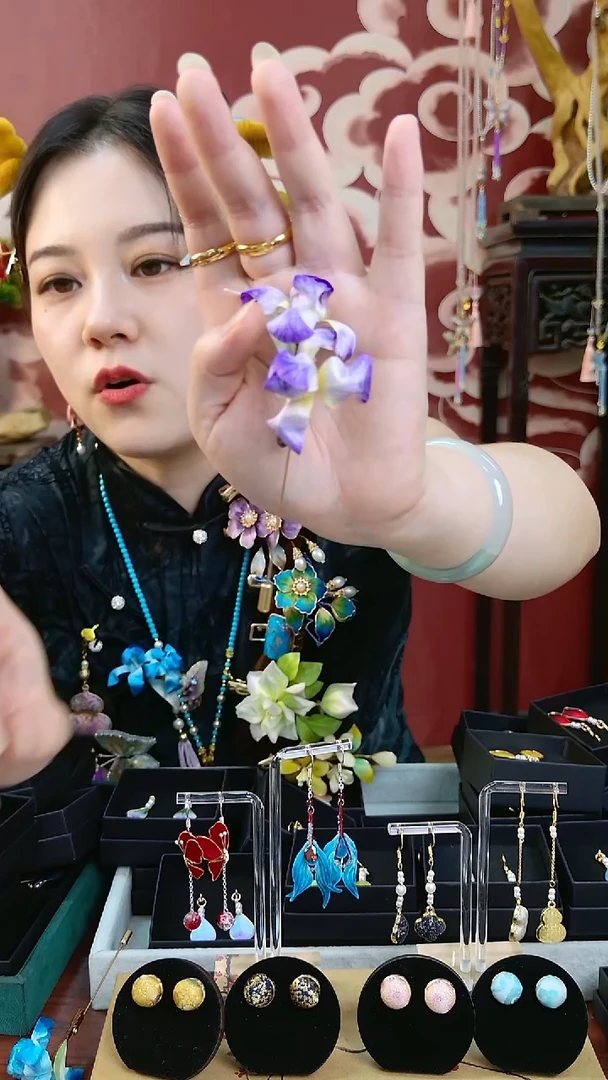 刺绣纯手工非遗绒花耳钩