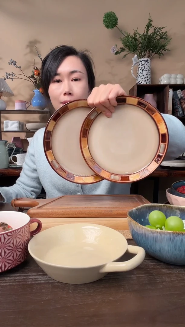 8.5英寸格子小盘2只微瑕