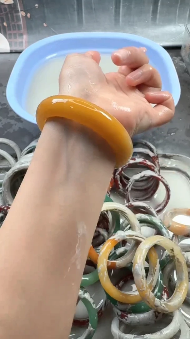 【闪购商品】石英质玉手镯未镶嵌45