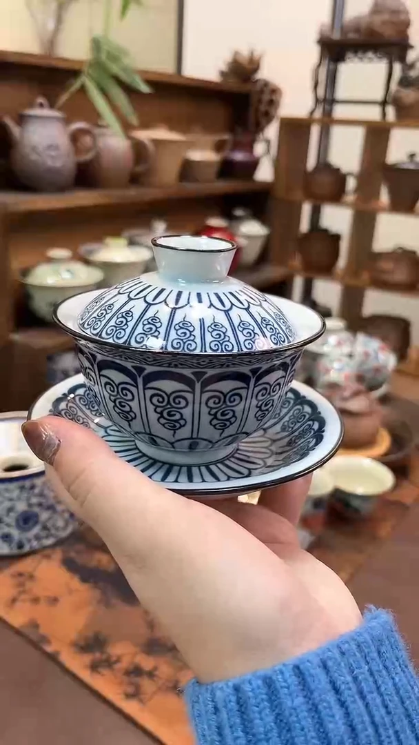 【闪购商品】其他青花卷草纹三才盖碗