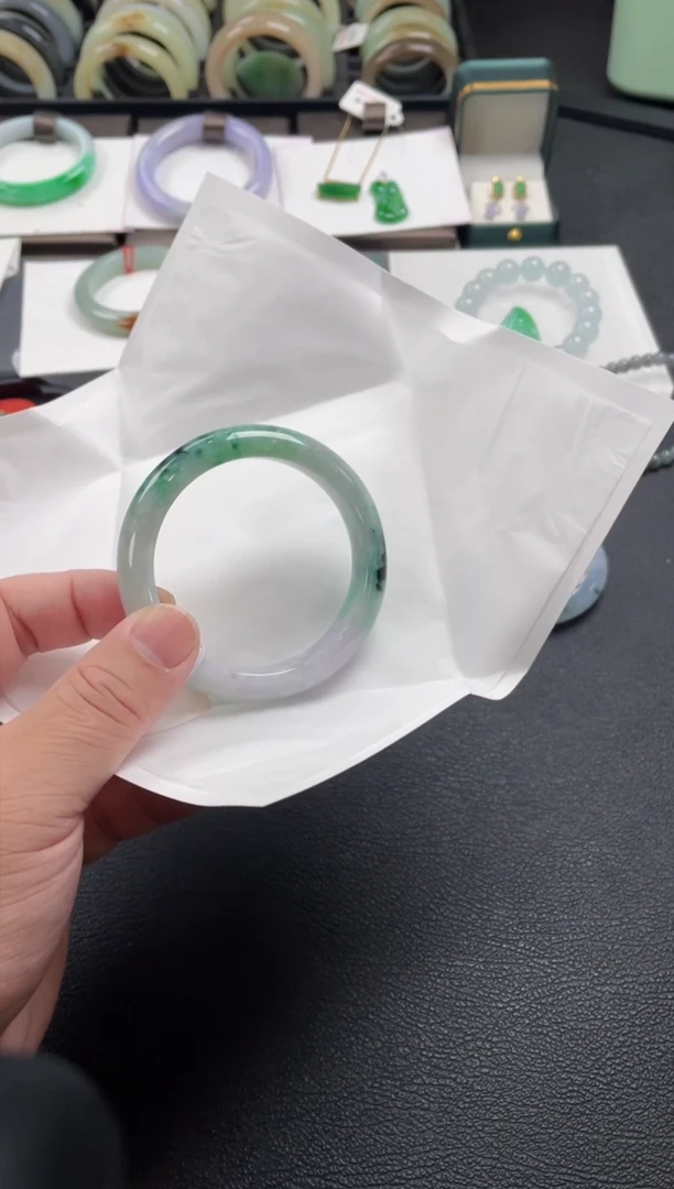 【闪购商品】翡翠手镯未镶嵌有纹裂