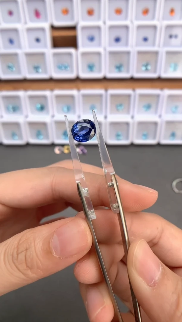 未镶嵌裸石定制蓝宝石3.01ct 矢车菊