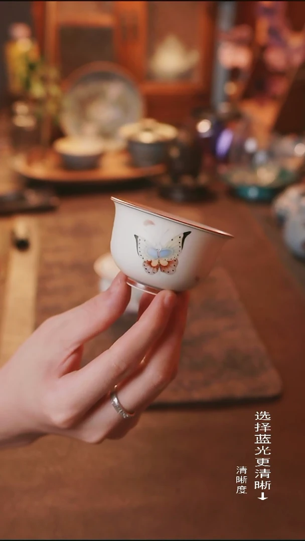 景德镇斗彩手绘蝴蝶主人杯