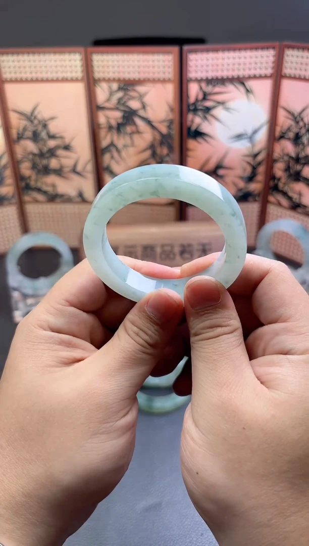 未镶嵌手镯定制翡翠手镯定制
