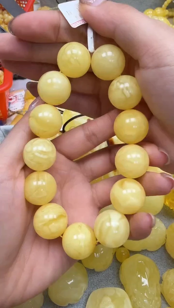 裸石琥珀未镶嵌如图